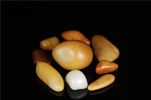 疯涨的和田玉籽料“原石”股，难道是造成当代玉雕式微的关键？