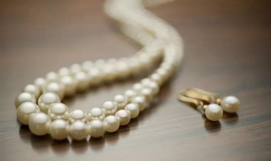珍珠常见的佩戴问题及保养方法