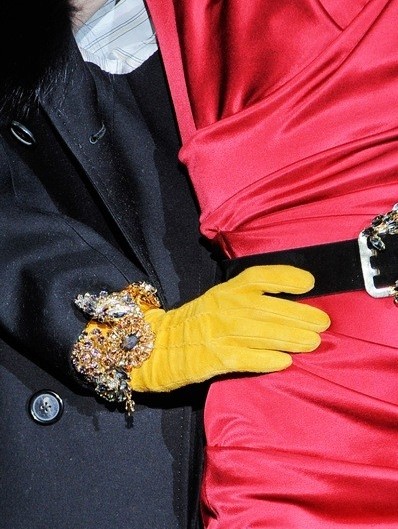 复古水晶珠宝在DSquared2秀场上大受关注 走在时尚的前沿-第7张