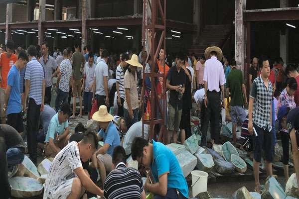 缅甸中国翡翠原石交易市场在哪里？中国翡翠市场分布地