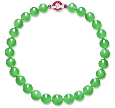 2014年香港苏富比春拍卖会拍出2.14亿元港币的天价翡翠珠链