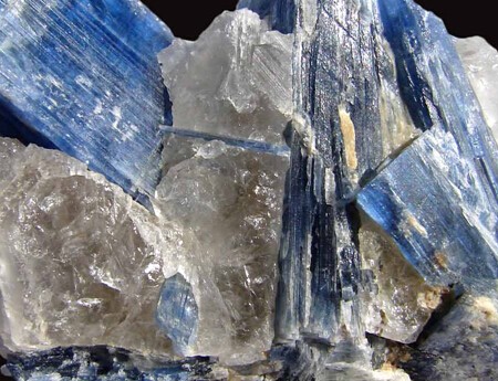 蓝晶石水晶如何鉴定真假