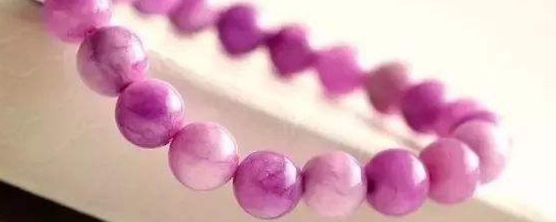 紫色硅碱钙石是玉吗