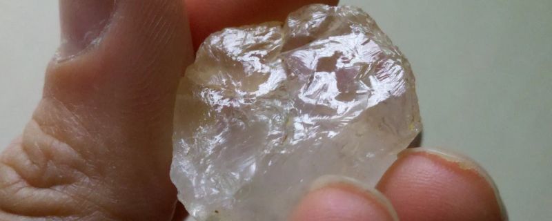 水晶和玉石有什么区别