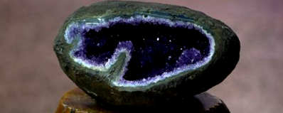 如何鉴别紫水晶洞的真假？紫水晶-真假